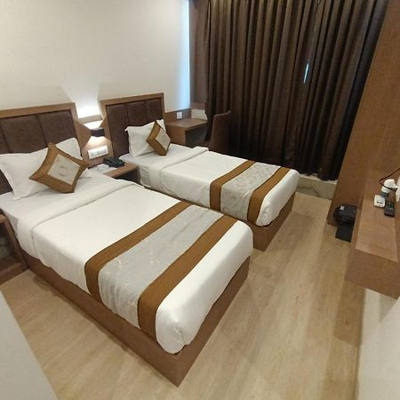 Hotel Beverly Palace Santacruz - Near Bkc - Mumbai Airport T1 Экстерьер фото