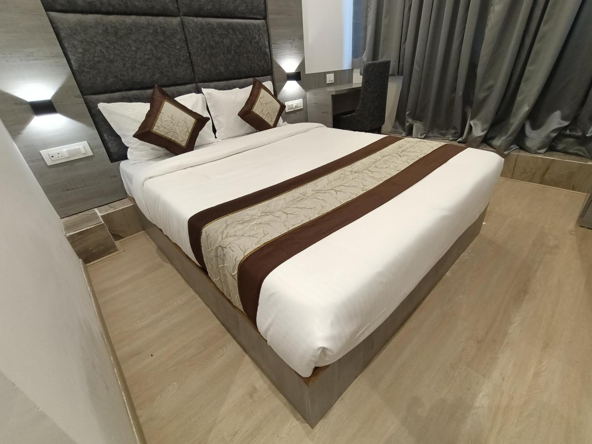 Hotel Beverly Palace Santacruz - Near Bkc - Mumbai Airport T1 Экстерьер фото