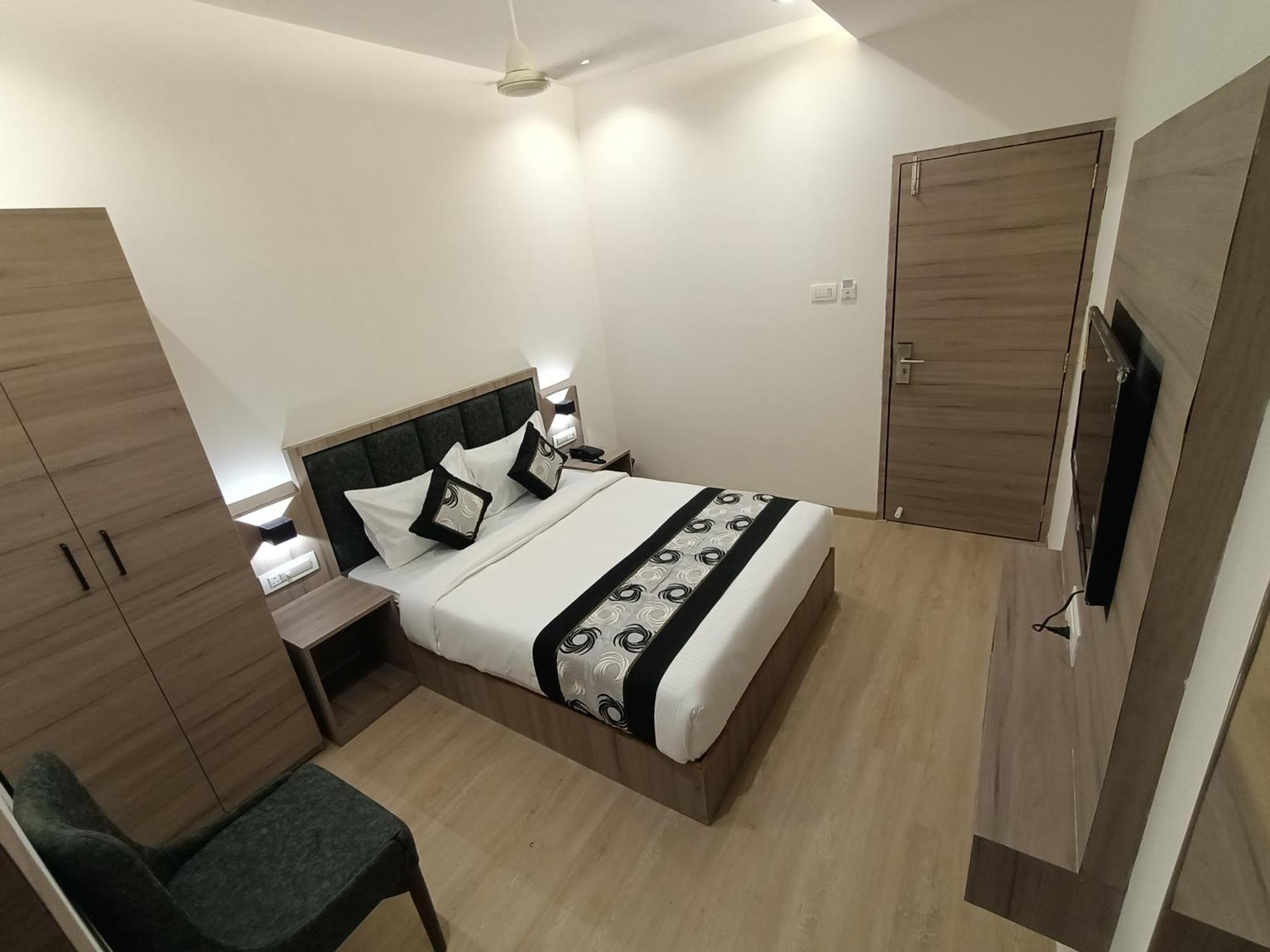 Hotel Beverly Palace Santacruz - Near Bkc - Mumbai Airport T1 Экстерьер фото