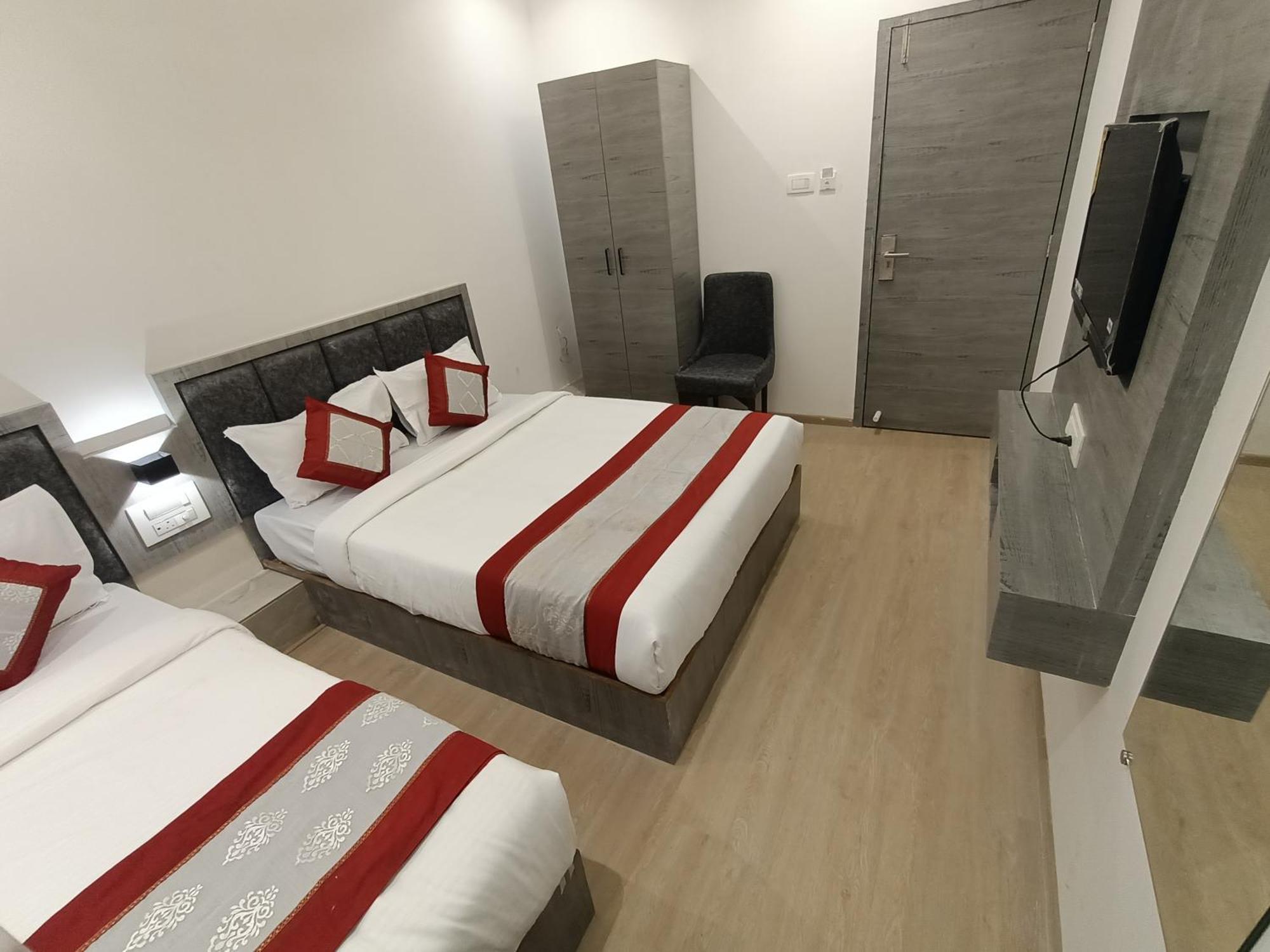 Hotel Beverly Palace Santacruz - Near Bkc - Mumbai Airport T1 Экстерьер фото