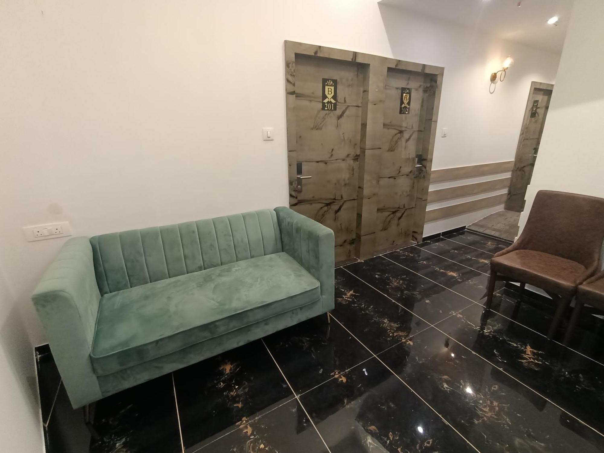 Hotel Beverly Palace Santacruz - Near Bkc - Mumbai Airport T1 Экстерьер фото