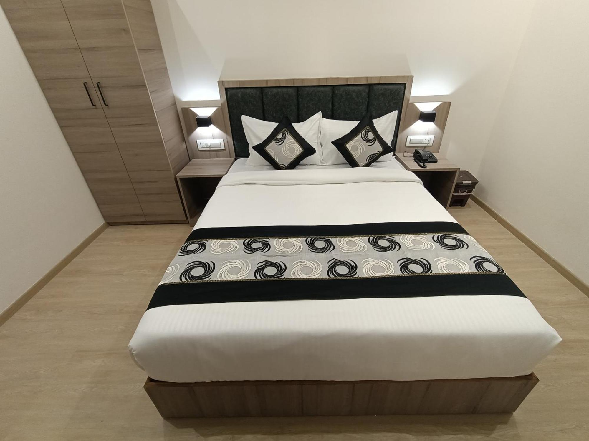Hotel Beverly Palace Santacruz - Near Bkc - Mumbai Airport T1 Экстерьер фото
