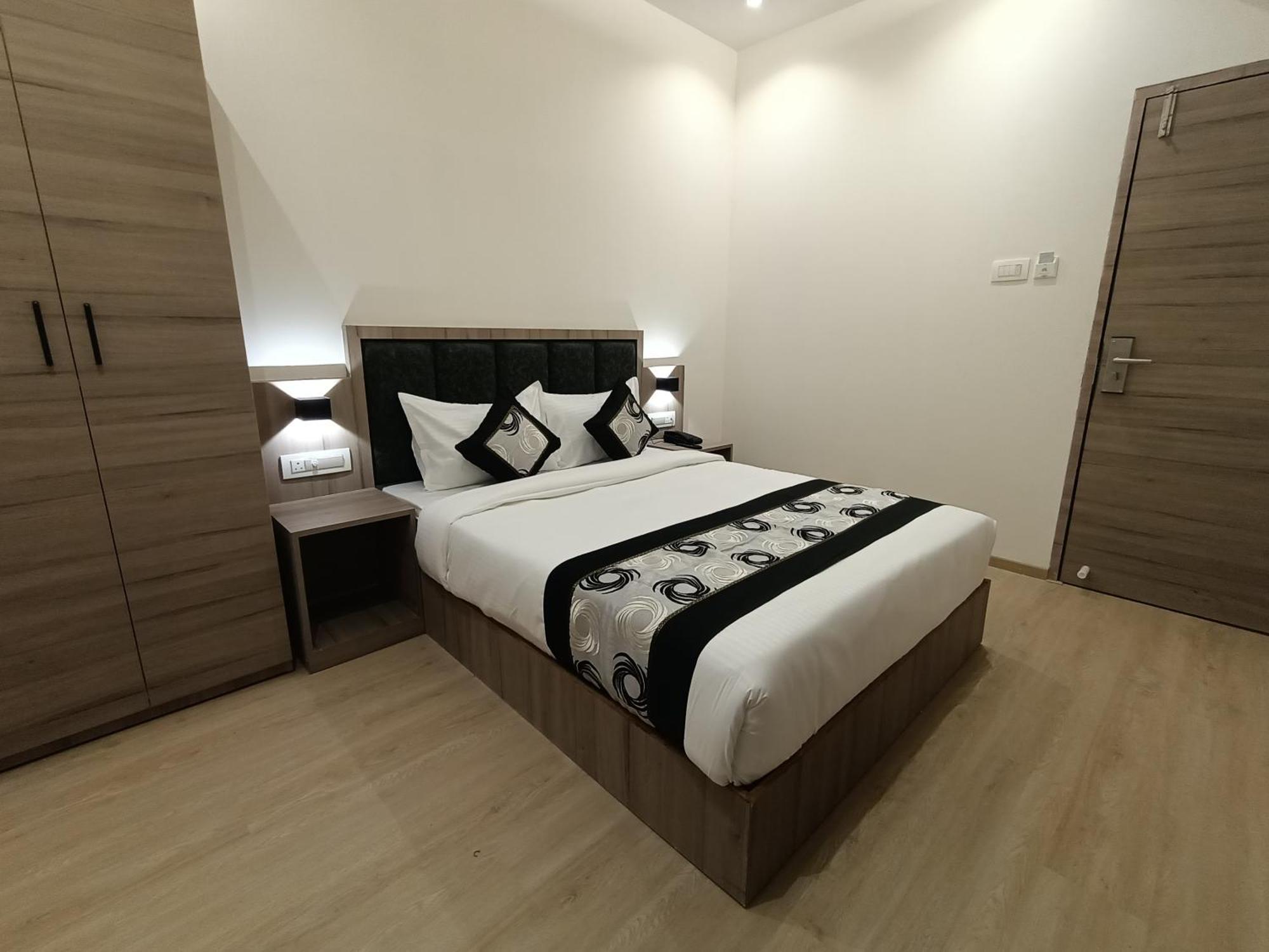 Hotel Beverly Palace Santacruz - Near Bkc - Mumbai Airport T1 Экстерьер фото