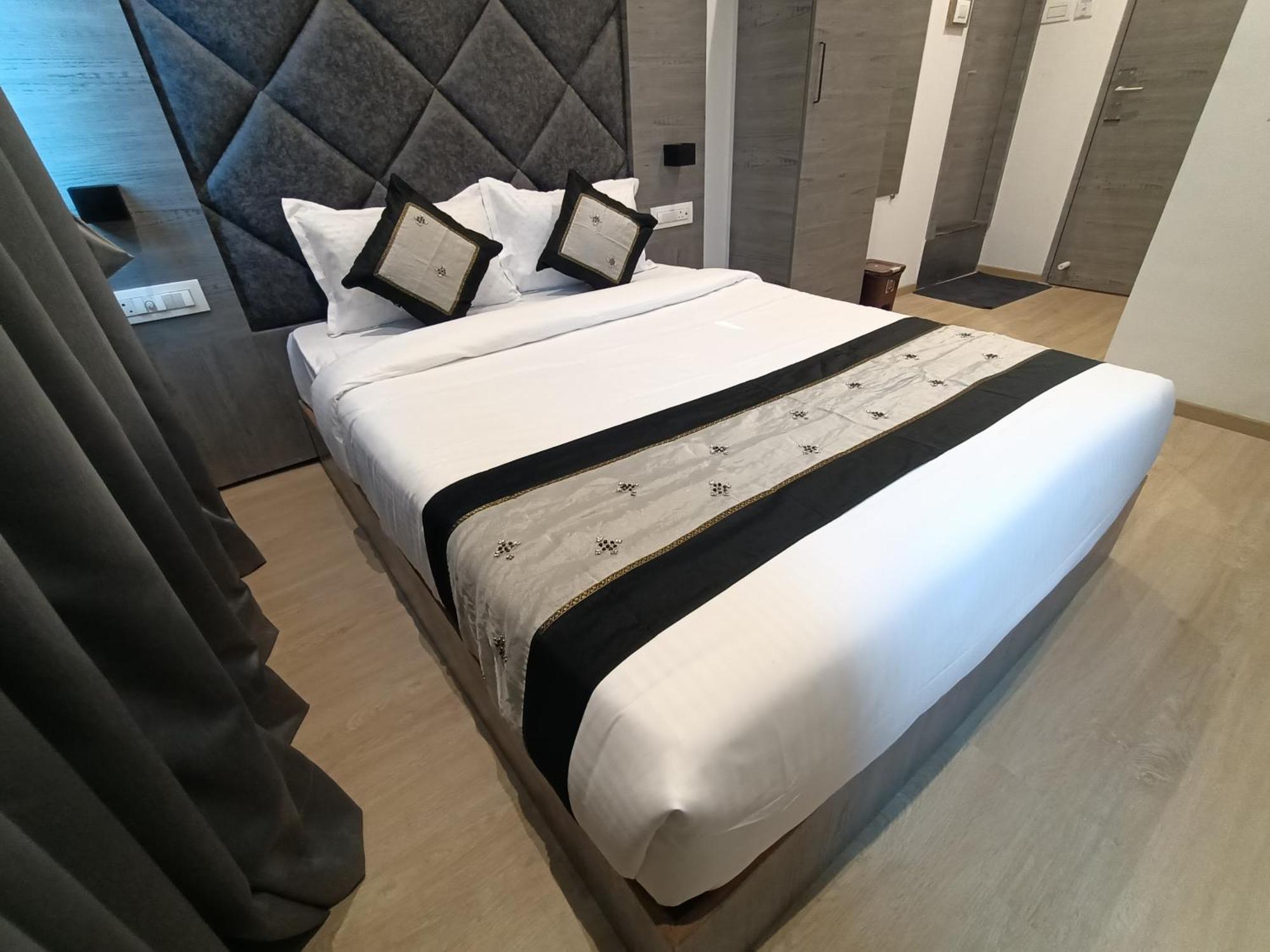 Hotel Beverly Palace Santacruz - Near Bkc - Mumbai Airport T1 Экстерьер фото