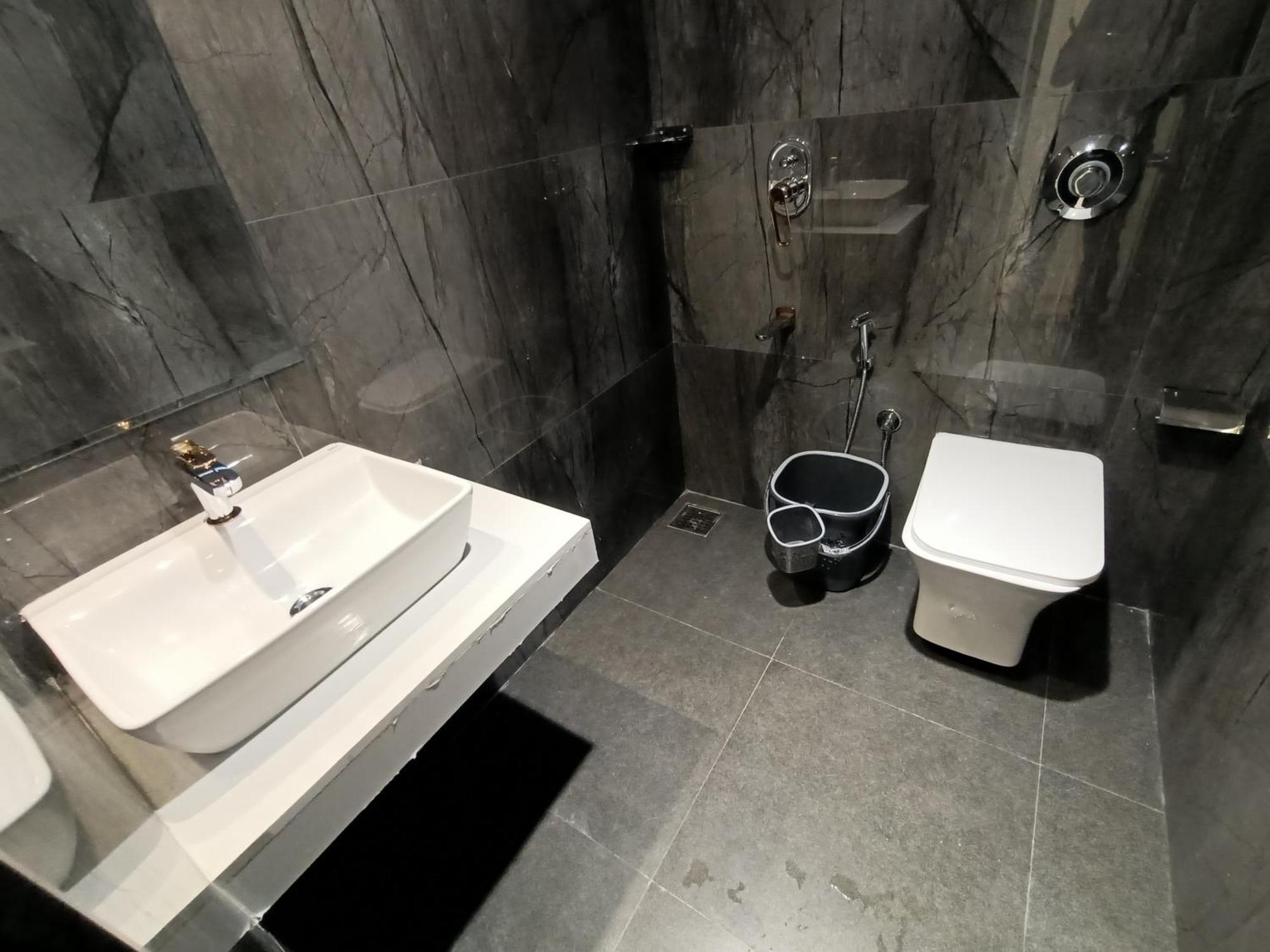 Hotel Beverly Palace Santacruz - Near Bkc - Mumbai Airport T1 Экстерьер фото