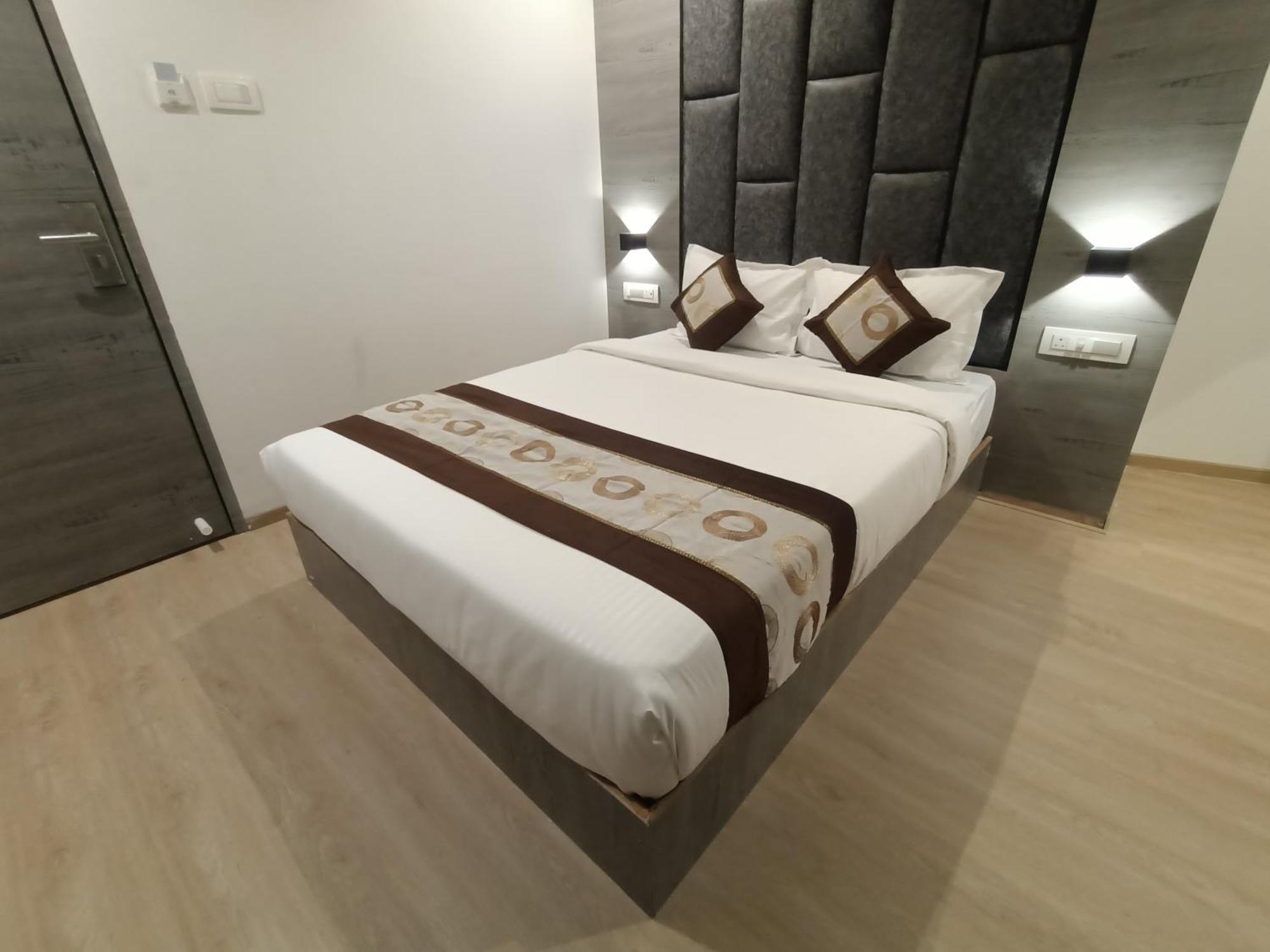 Hotel Beverly Palace Santacruz - Near Bkc - Mumbai Airport T1 Экстерьер фото