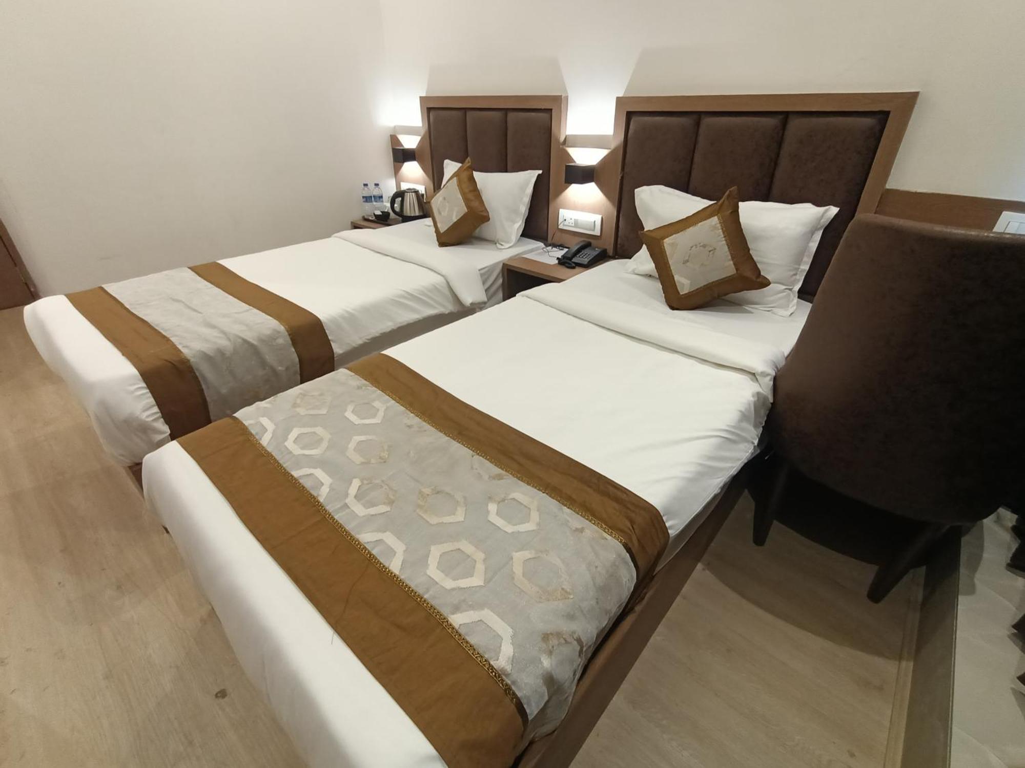 Hotel Beverly Palace Santacruz - Near Bkc - Mumbai Airport T1 Экстерьер фото
