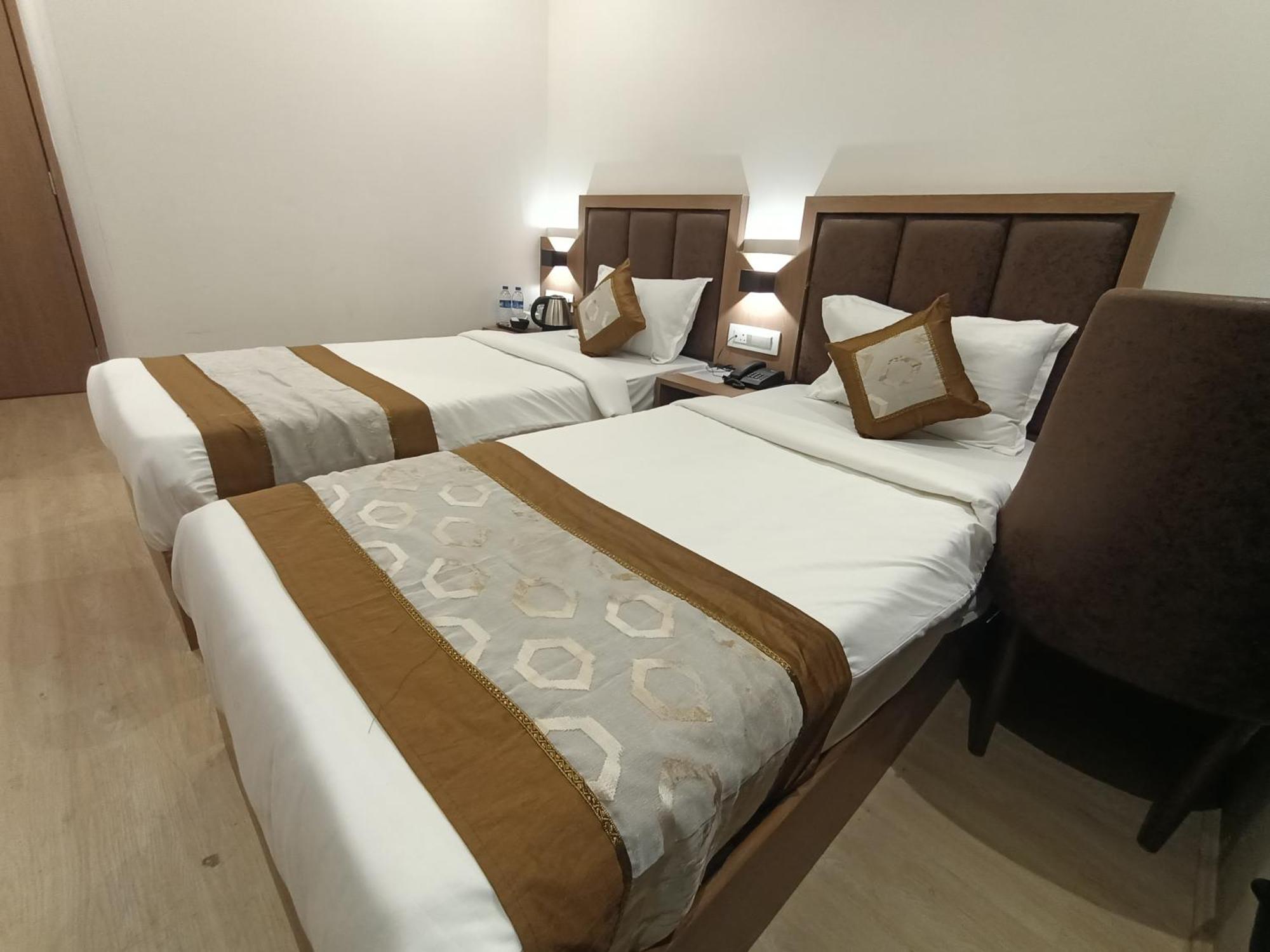 Hotel Beverly Palace Santacruz - Near Bkc - Mumbai Airport T1 Экстерьер фото