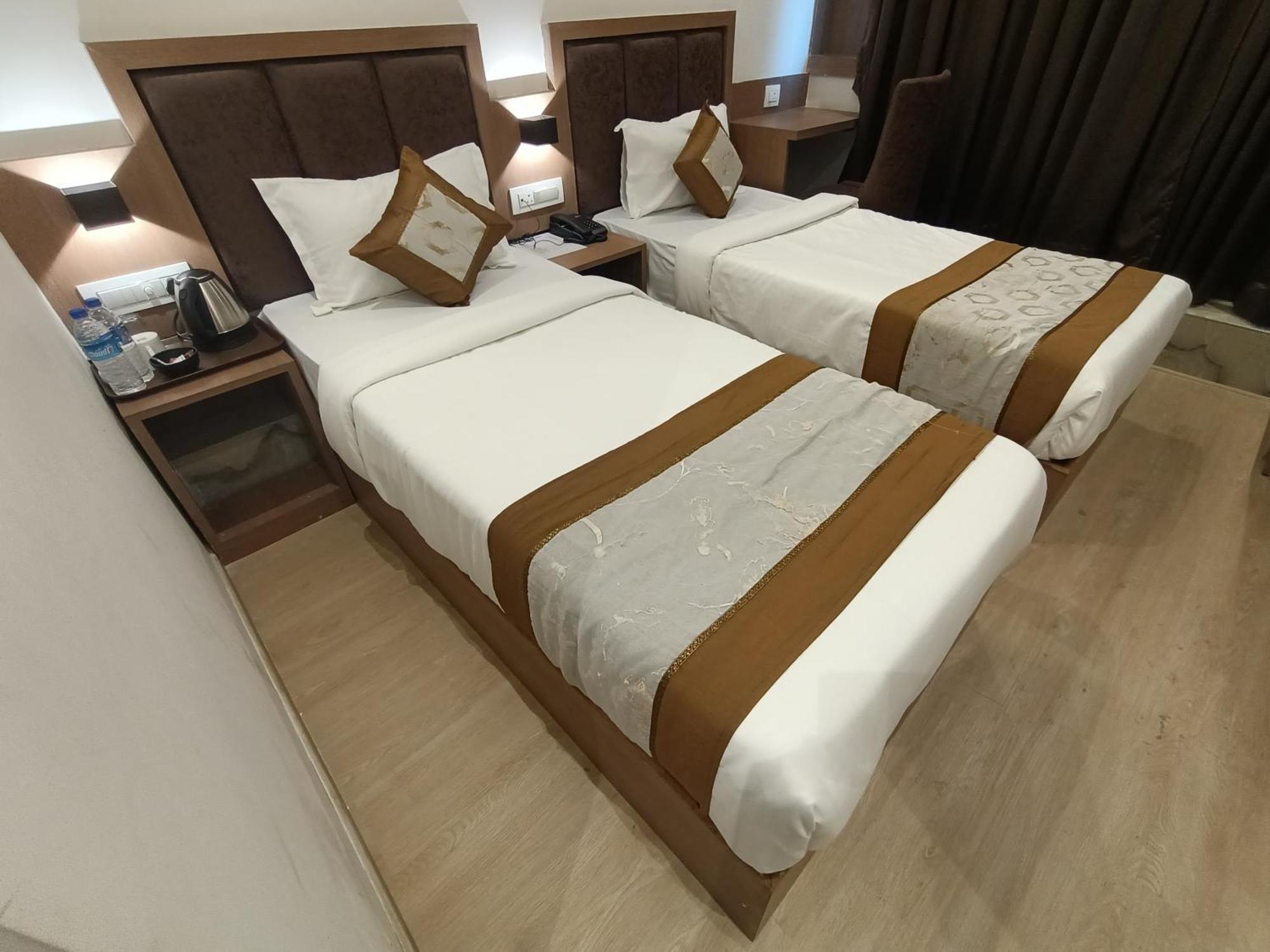 Hotel Beverly Palace Santacruz - Near Bkc - Mumbai Airport T1 Экстерьер фото